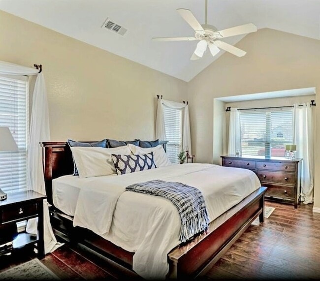 Building Photo - 209 Piccadilly Cir