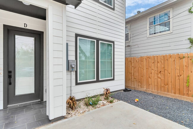 Building Photo - 3613 Rosalie St