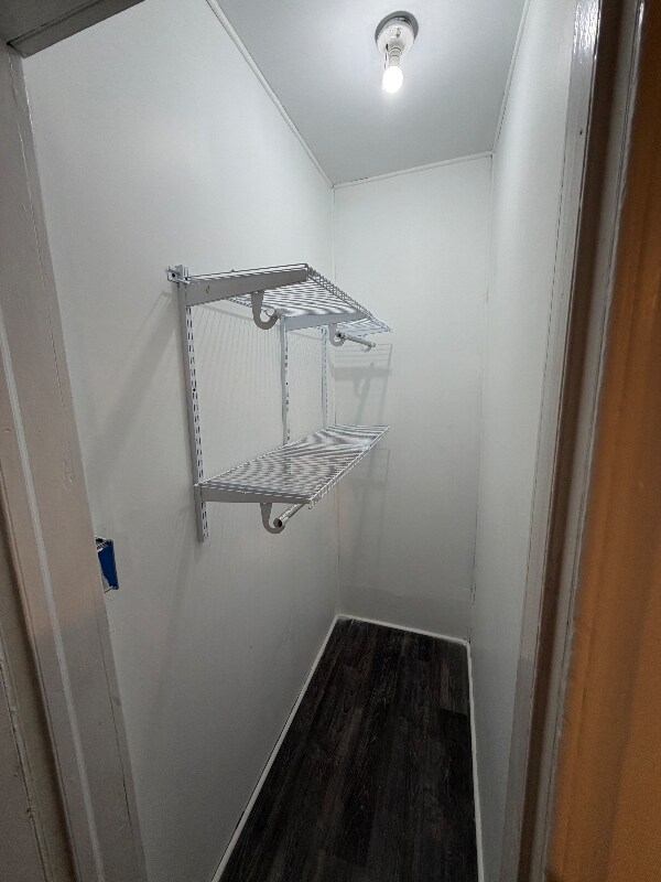 Building Photo - 214 Maple St