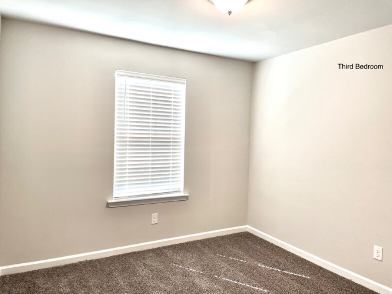 Building Photo - 33419 Hyacinth St