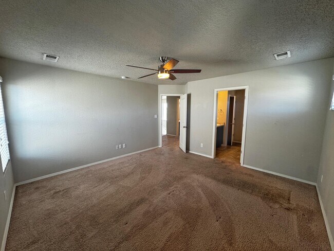Building Photo - 8901 Eagle Hills Dr NW