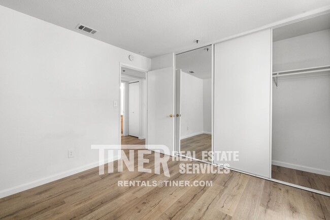 Building Photo - Amherst Place Darling 2 Bedroom - Tier 4