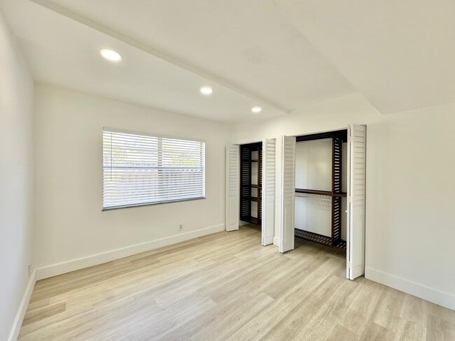 Building Photo - 1271 NW 13th St