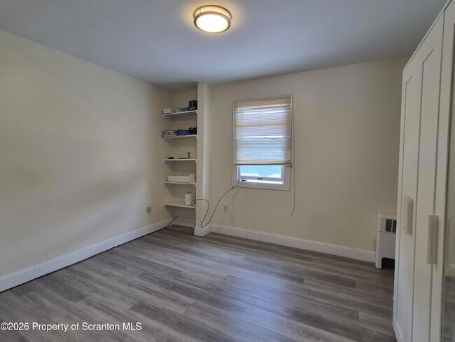 Building Photo - 530 Cayuga St