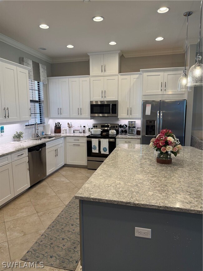 Building Photo - 8765 Bellano Ct