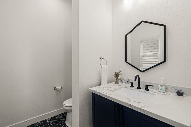 Building Photo - 5830 Winsome Ln