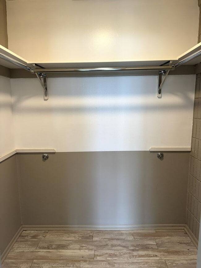 Building Photo - Koko Isle Circle - Renovated 3 bedroom, 2.5 bath townhome with carport