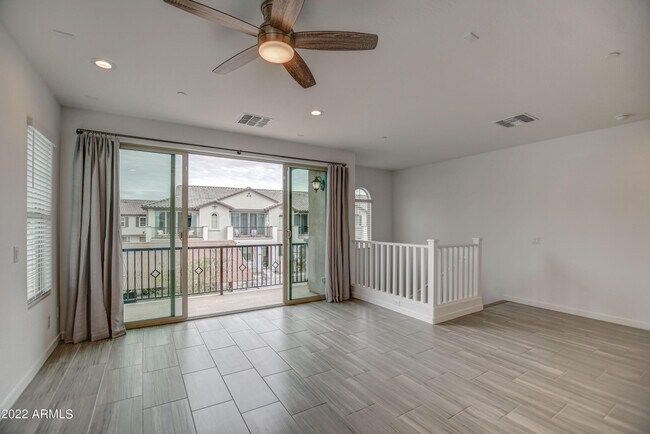 Building Photo - 4655 S Vapor