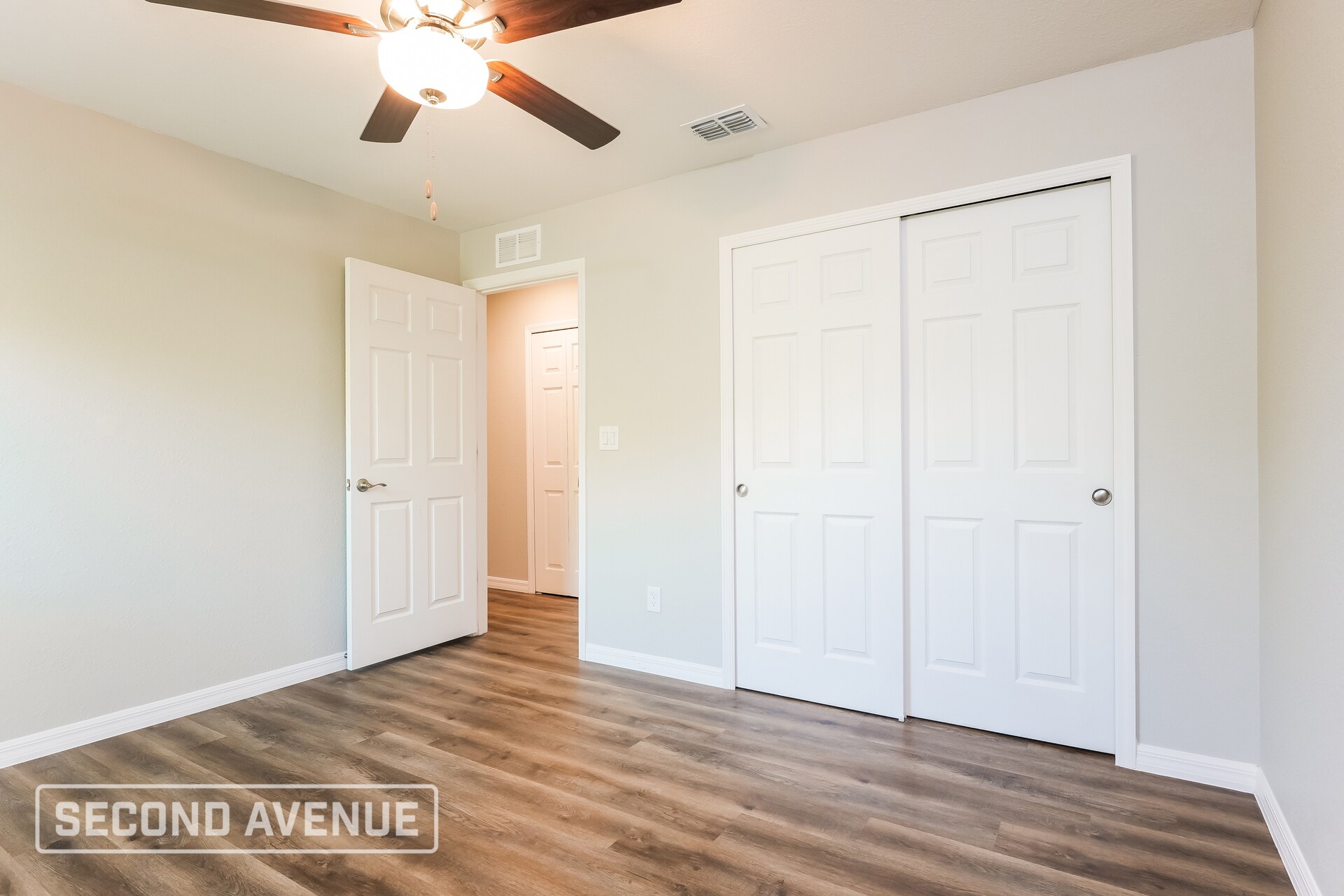 Building Photo - 1423 NE 16th Pl