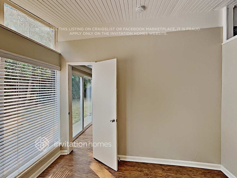 Building Photo - 2705 Los Amigos Dr