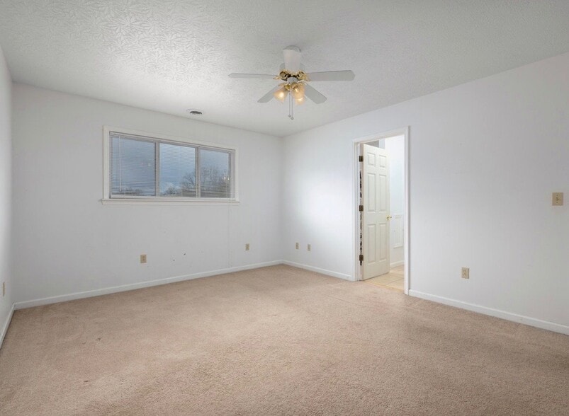 Building Photo - 6 Lincoln Heights