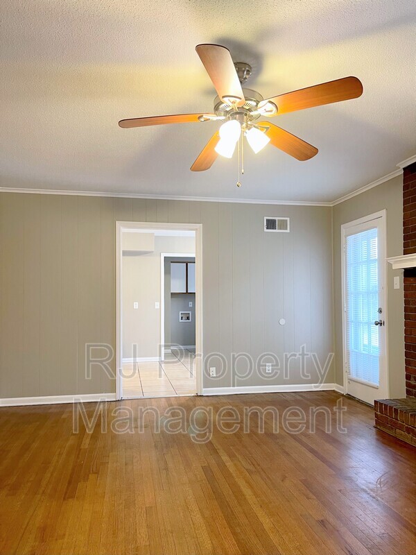 Building Photo - 3553 Clarke Rd