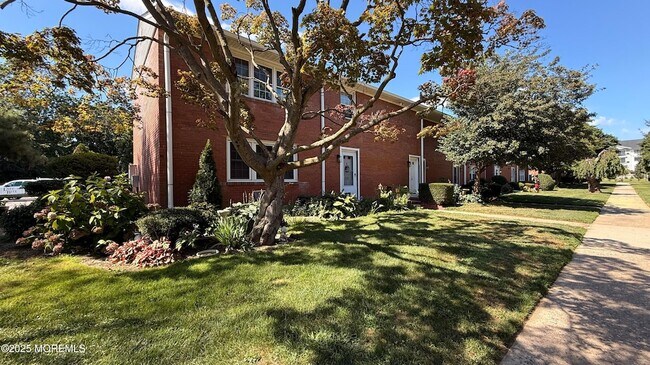 Building Photo - 364 Westwood Ave