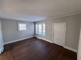 Building Photo - 240 Fountain St