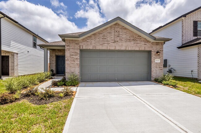 Building Photo - 18669 Shauna Danielle Dr