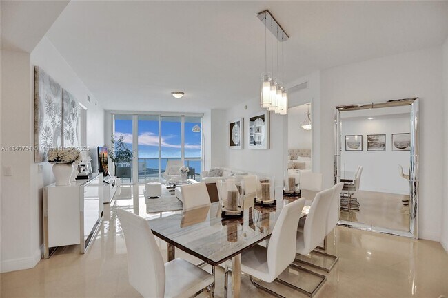 Primary Photo - 15901 Collins Ave