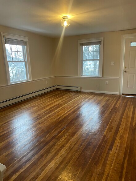 Building Photo - 38 Madison St