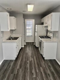 Building Photo - 12402 Alderbrook Dr