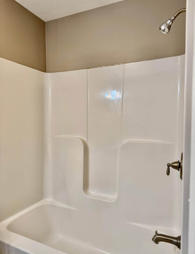 Building Photo - 85 Forest Ave