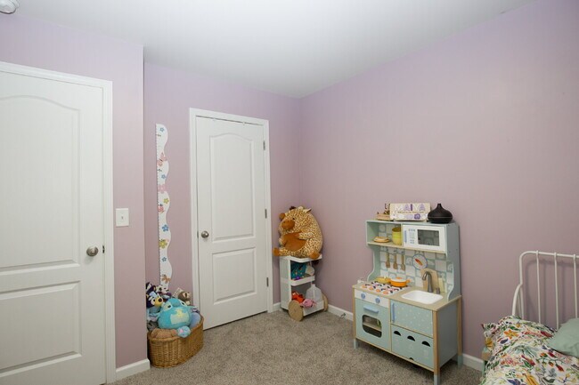 Building Photo - "Charming 3-Bed Oasis with 2.5 Baths on Century Lane, Cameron – Spacious 1744 sq. ft. Retreat!"