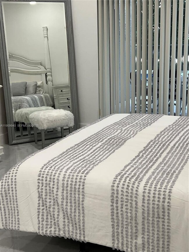 Building Photo - 10664 Paso Fino Dr