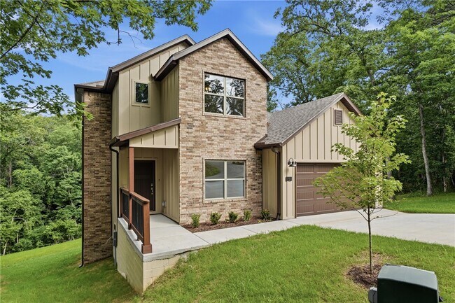 Building Photo - 6 Lowick Ln