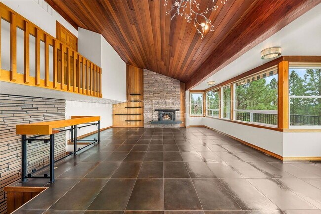 Building Photo - 5203 N Mulvaney Ct