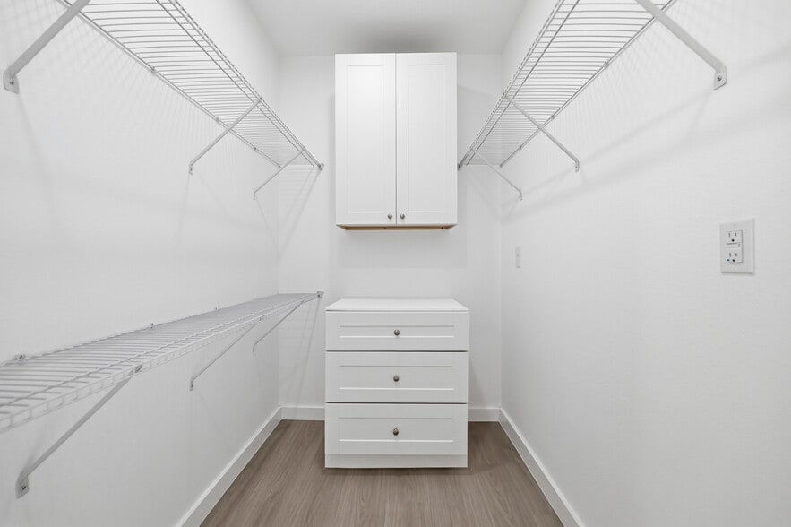 Building Photo - 508 Brandon Ave