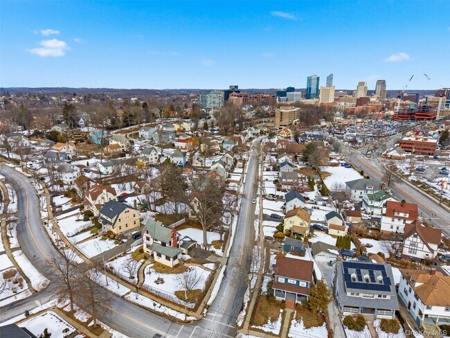 Building Photo - 25 Midland Ave