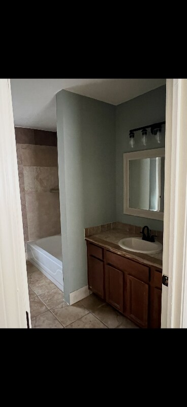 Building Photo - 664 Confederate Ridge Dr