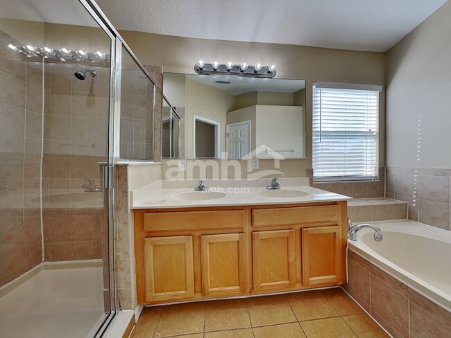 Building Photo - 6243 Blue Runner Ct