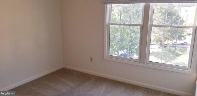 Building Photo - 464 Winding Rose Dr