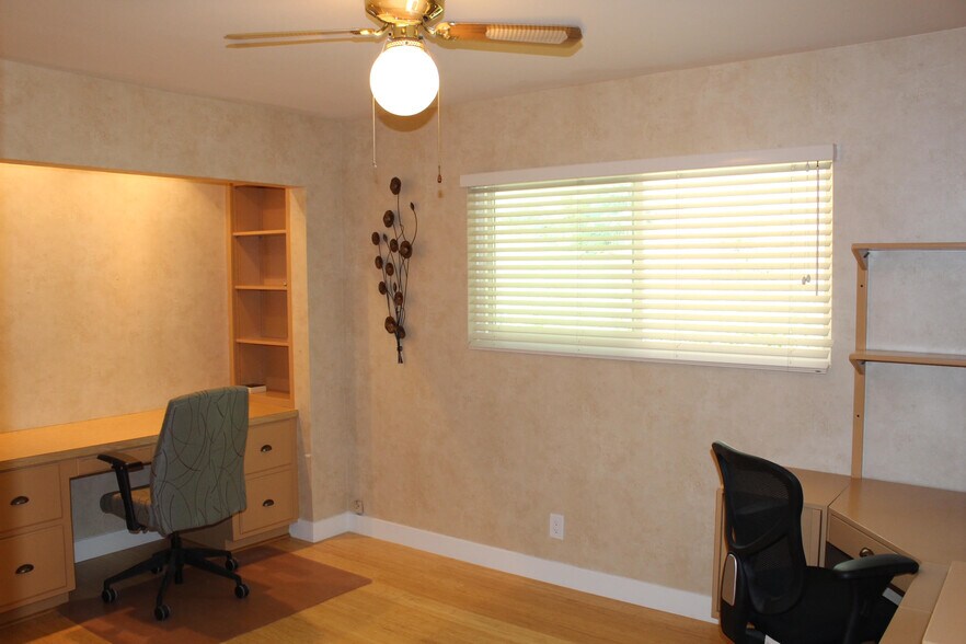 Building Photo - 4400 Portico Pl