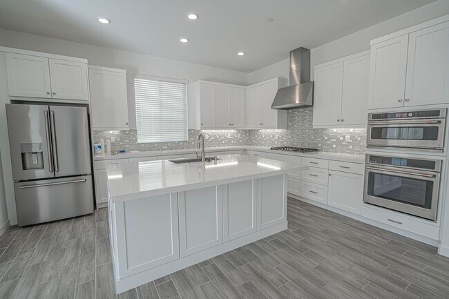 Building Photo - COMING SOON! 3-Bedroom Home with Solar Panels & Smart Home Features in Valencia!