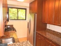 Building Photo - Stylish Glover Park condo in a Lovely Reno...