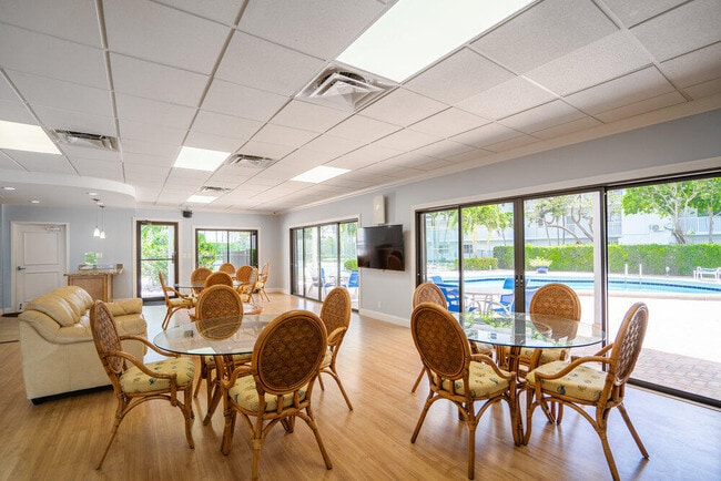 Building Photo - 2679 S Ocean Blvd