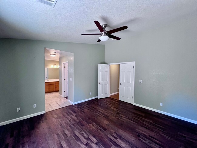 Building Photo - 654 Winery Ct