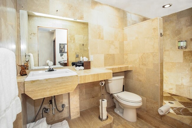 Building Photo - 390 Matterhorn Dr