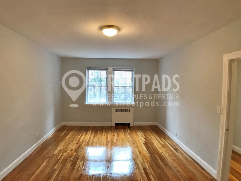 Building Photo - 1141 Beacon St