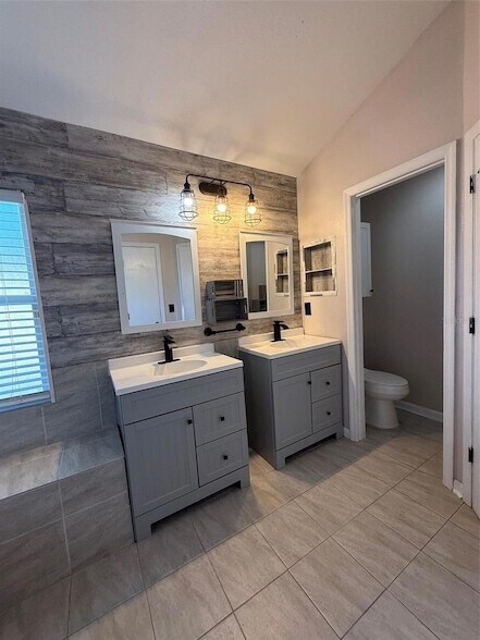 Building Photo - 5841 Dorham Pl