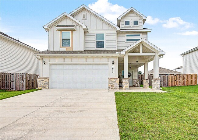 Building Photo - 2070 Wildflower Dr