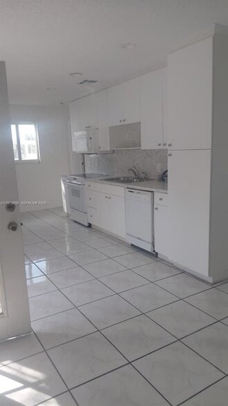 Building Photo - 6444 Dawson St