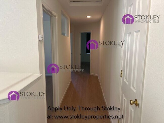 Building Photo - 1 Addison Ct