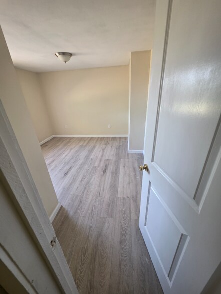 Building Photo - 231 Nadine St