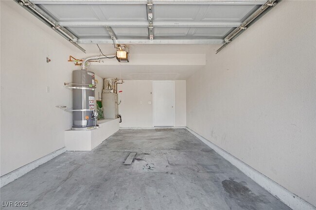 Building Photo - 8027 Teresita Ave