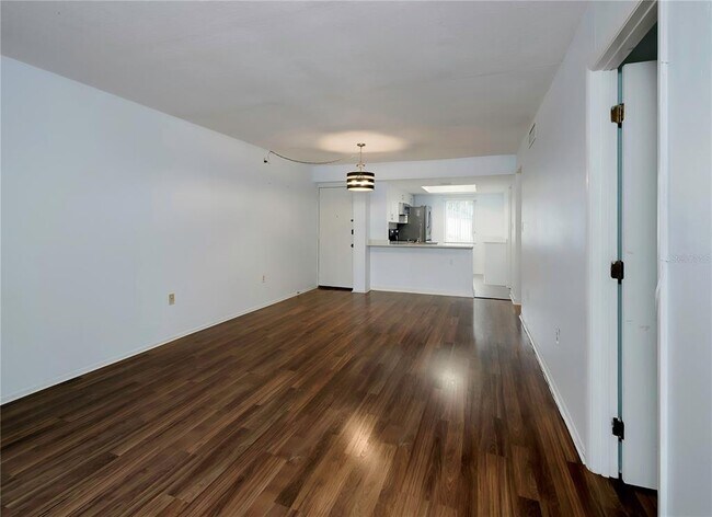 Building Photo - 120 Cypress Ln