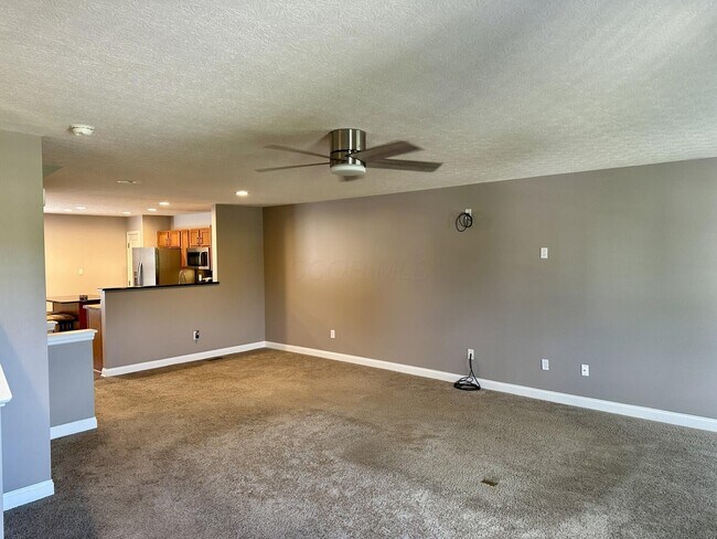 Building Photo - 5895 Canyon Creek Dr