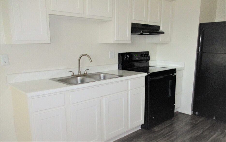 Ironwood Apartments 901 W Cinnabar Ave Phoenix AZ 85021 Apartment