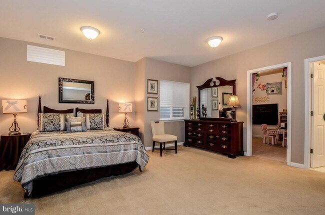 Building Photo - 3321 Eagle Ridge Dr