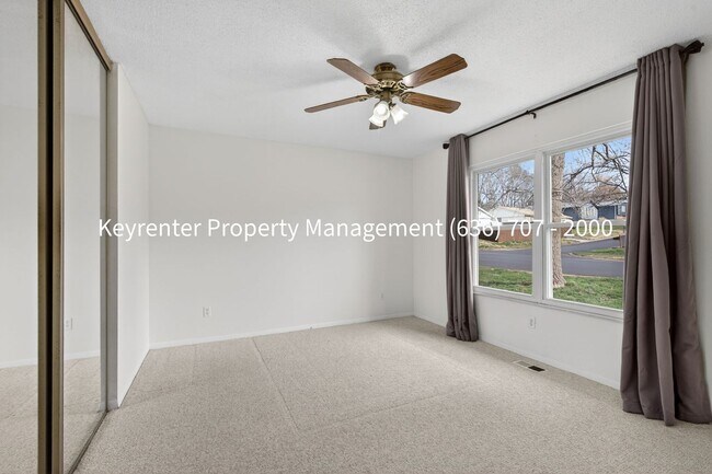 Building Photo - Spacious 3BR Home with Finished Basement in St. Charles